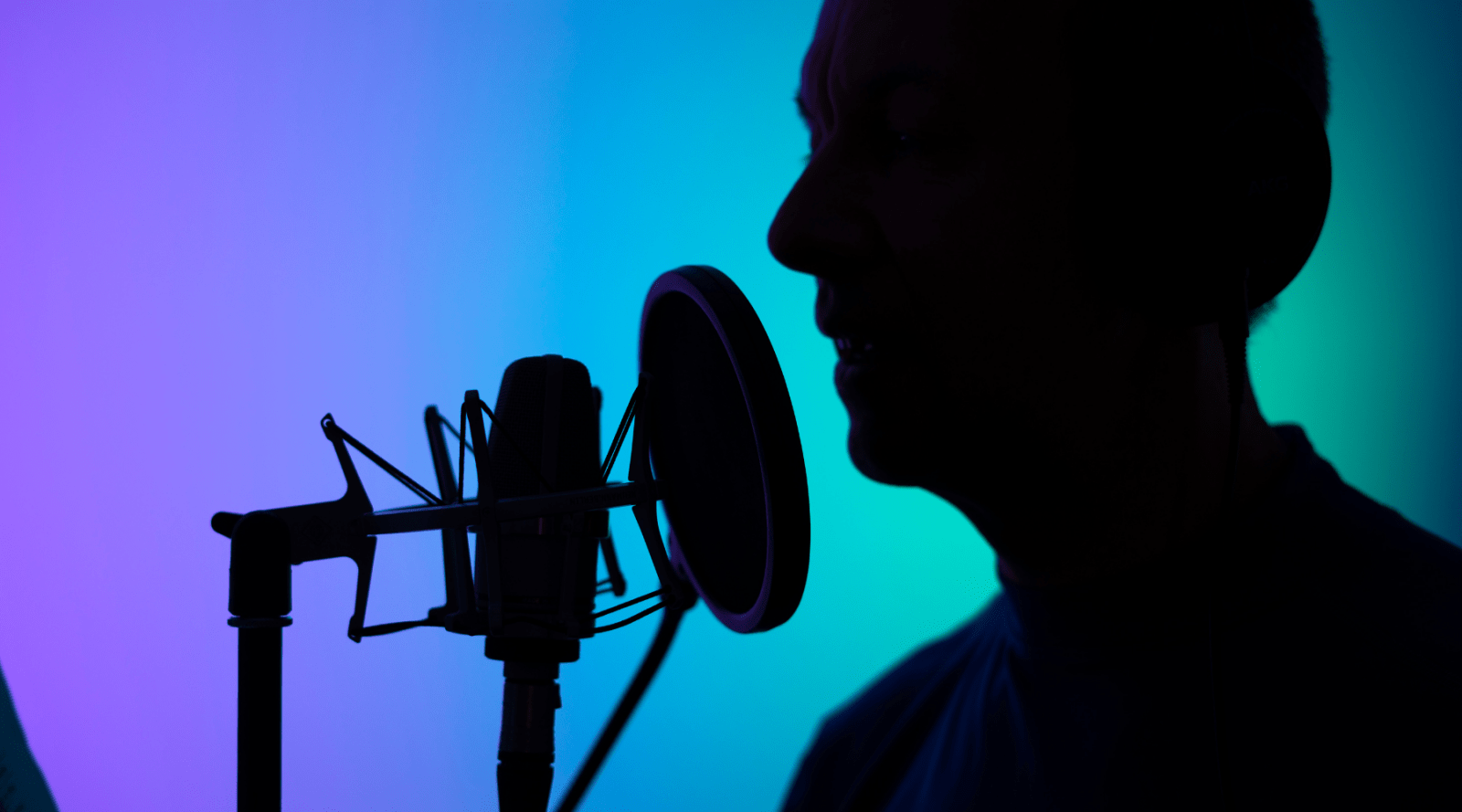 How to Set Up a Professional Voice-Over Studio at Home - Editors Keys